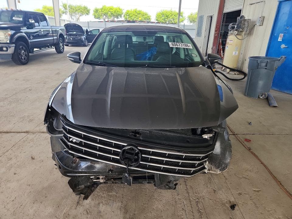 2018 VOLKSWAGEN PASSAT S 5