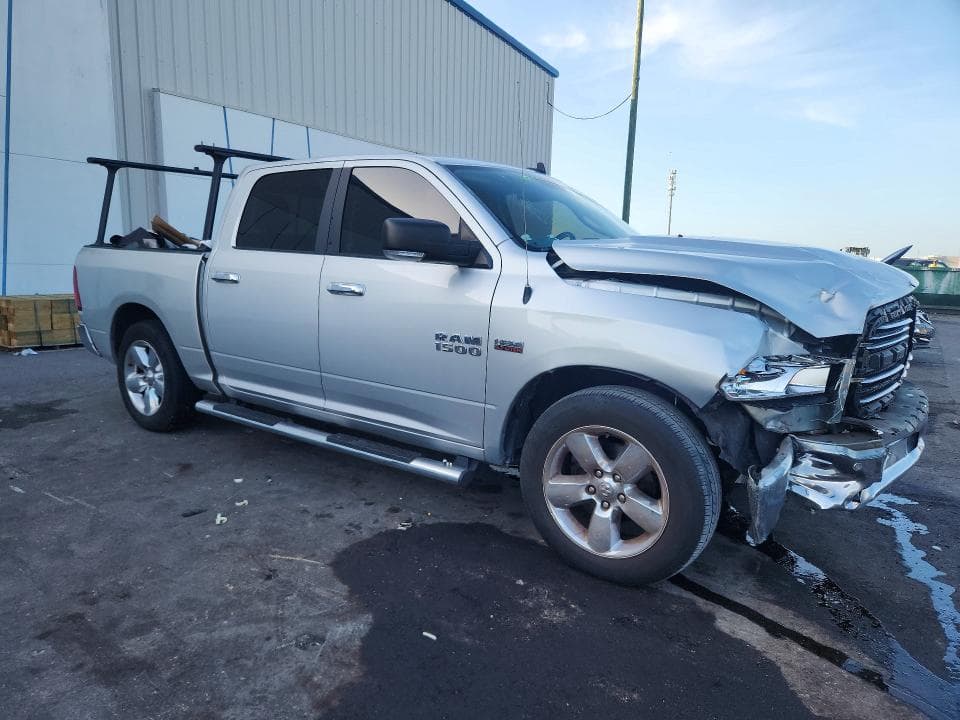 2017 RAM 1500 SLT 4
