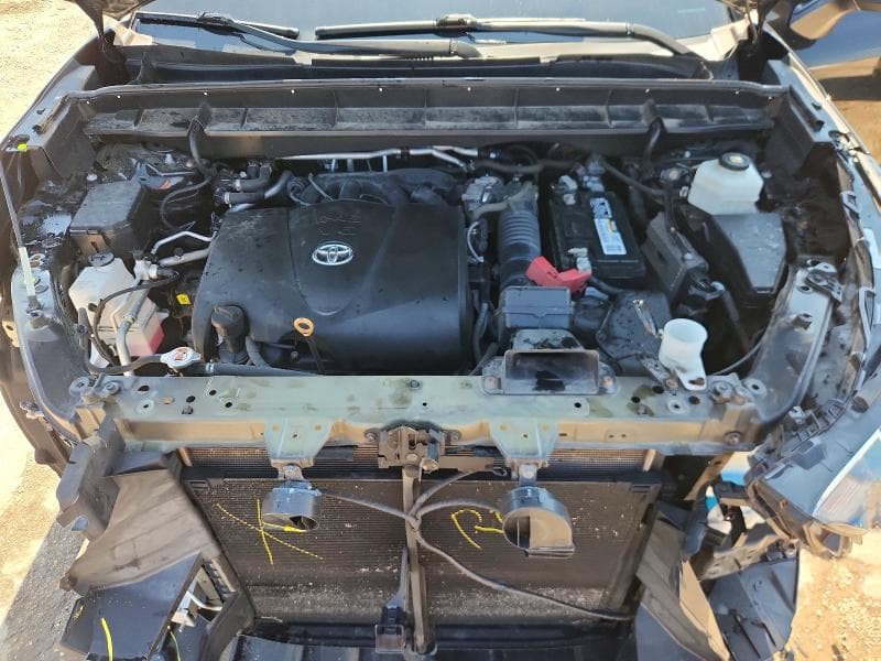 2021 TOYOTA HIGHLANDER XLE 11