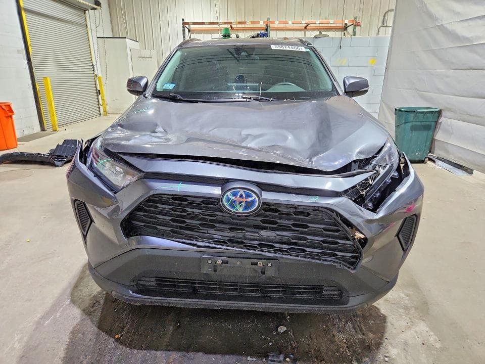 2021 TOYOTA RAV4 LE 5