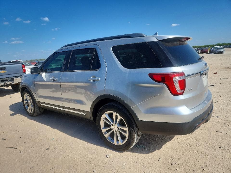 2018 FORD EXPLORER XLT 2