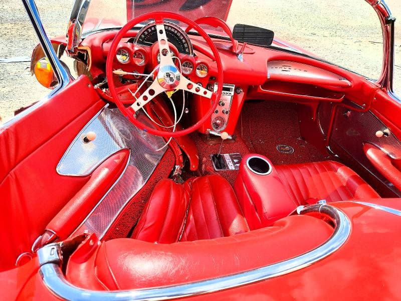 1960 CHEVROLET CORVETTE 8