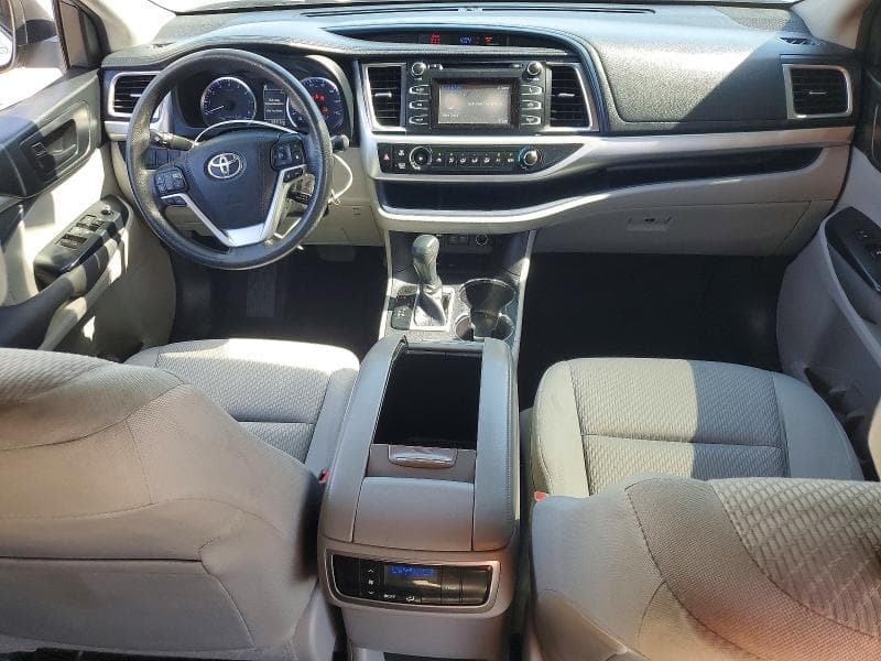 2018 TOYOTA HIGHLANDER LE 8