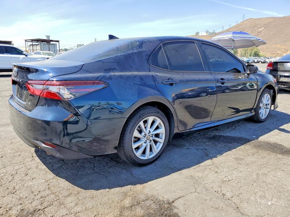 2021 TOYOTA CAMRY LE 3
