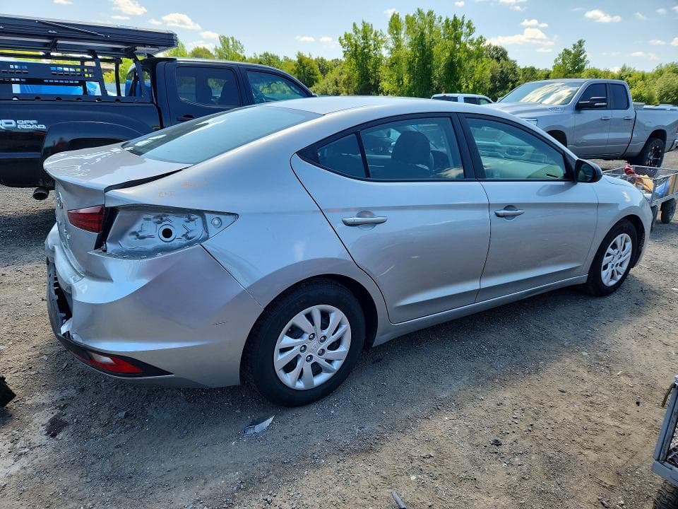 2020 HYUNDAI ELANTRA SE 3