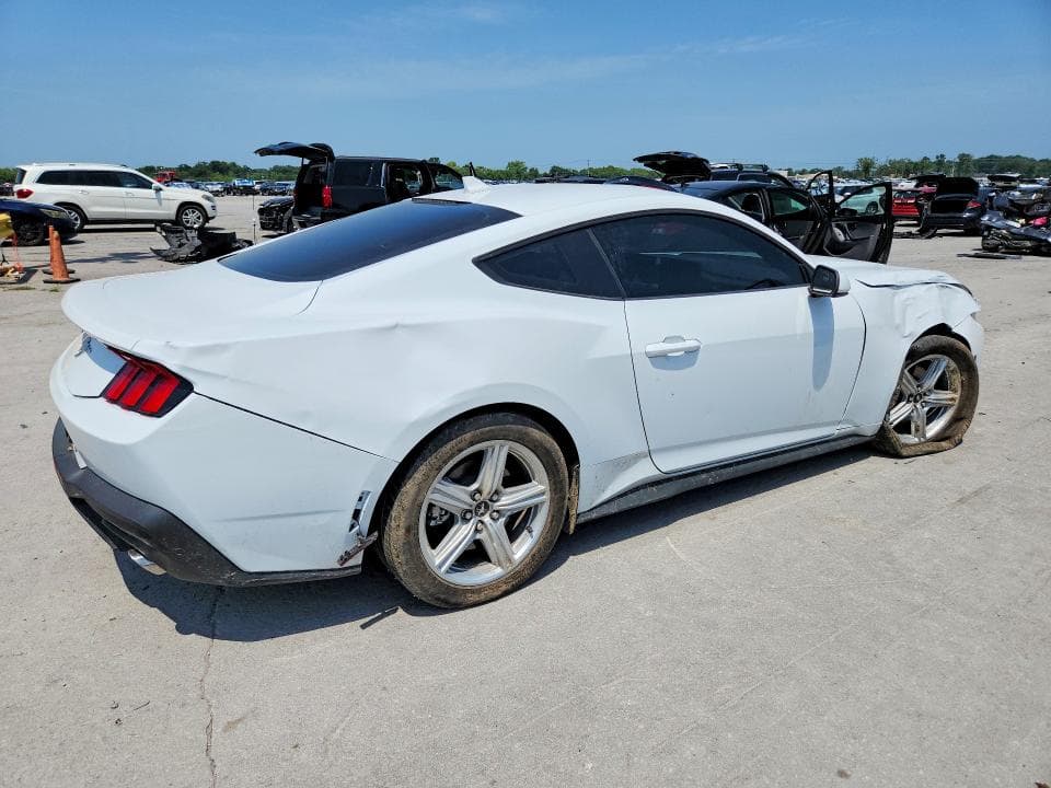 2026 FORD MUSTANG BASE 3