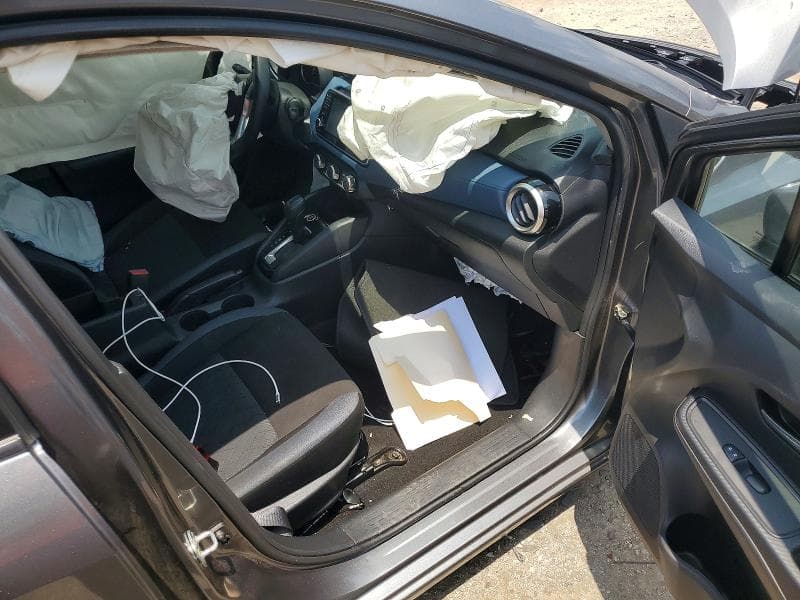 2025 NISSAN VERSA SV 8