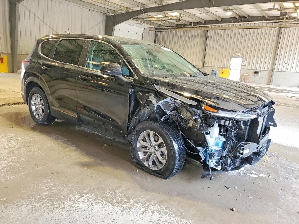 2019 HYUNDAI SANTA FE SE 4