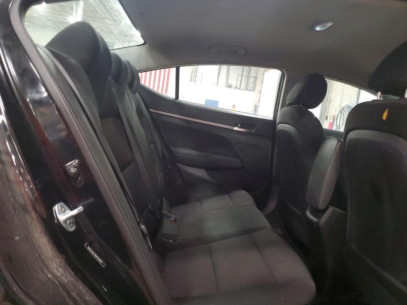 2019 HYUNDAI ELANTRA SE 10