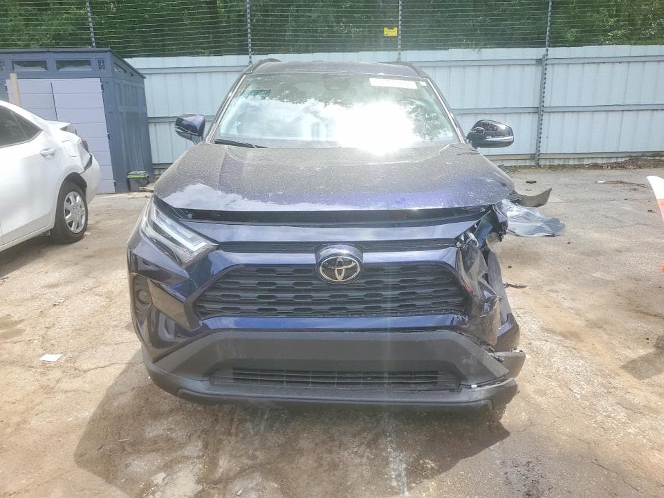 2025 TOYOTA RAV4 XLE 5