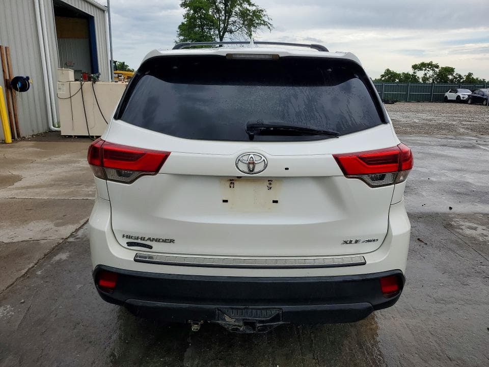 2017 TOYOTA HIGHLANDER XLE 6