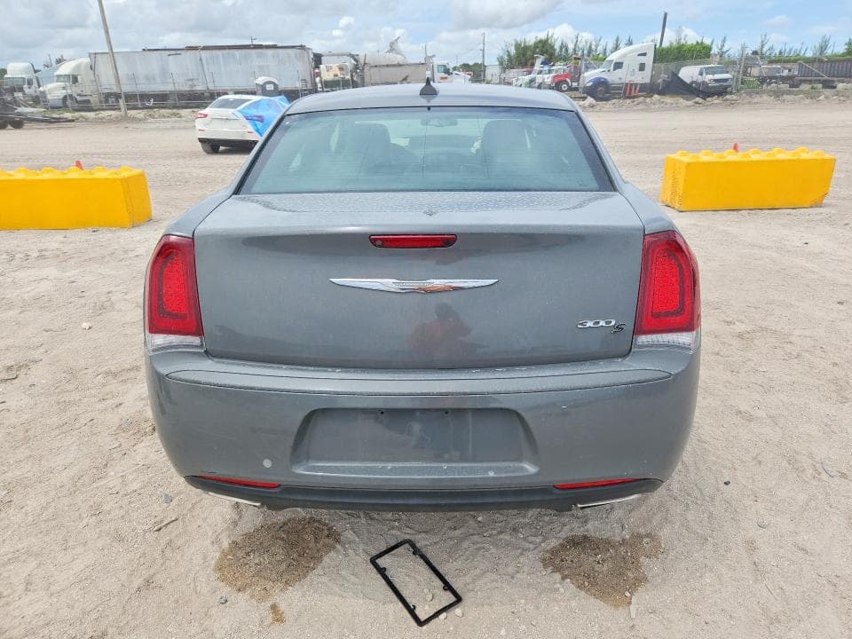 2019 CHRYSLER 300 S 6