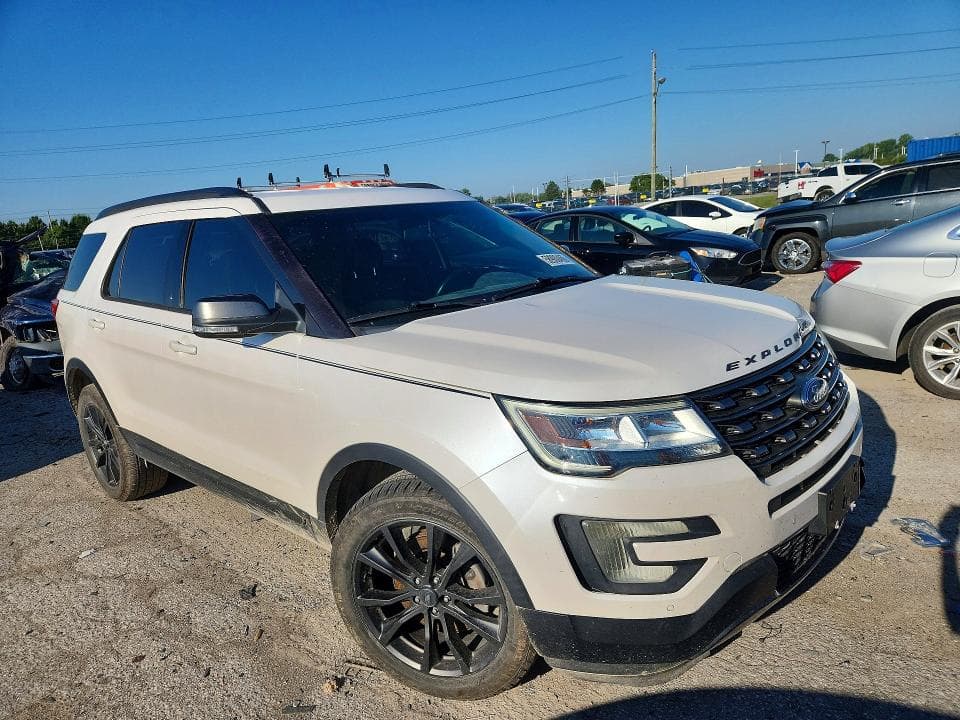 2017 FORD EXPLORER XLT 4