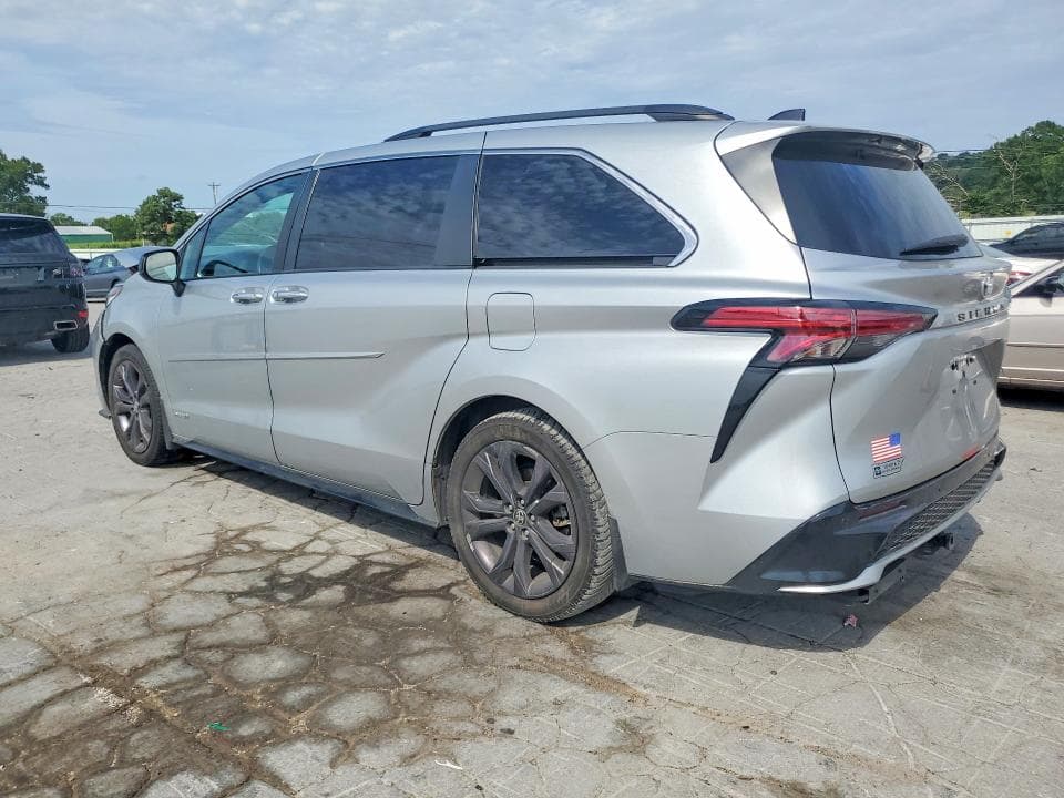 2021 TOYOTA SIENNA XSE 2