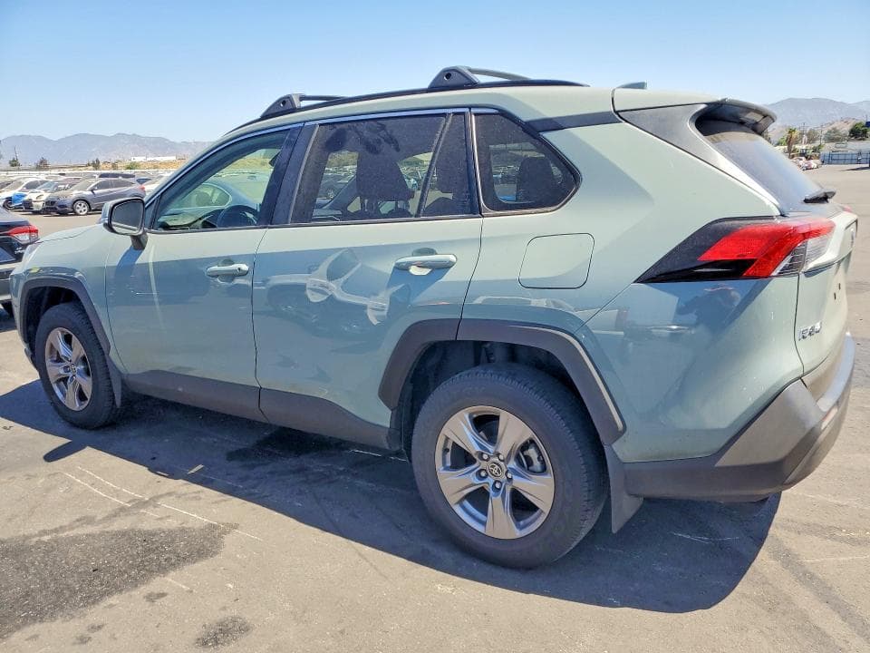 2023 TOYOTA RAV4 XLE 2