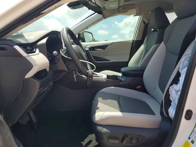 2025 TOYOTA RAV4 XLE 7