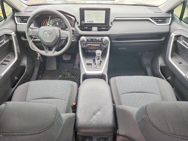 2025 TOYOTA RAV4 XLE 8