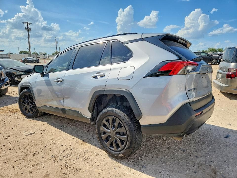 2021 TOYOTA RAV4 LE 2