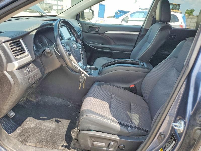 2017 TOYOTA HIGHLANDER LE PLUS 7