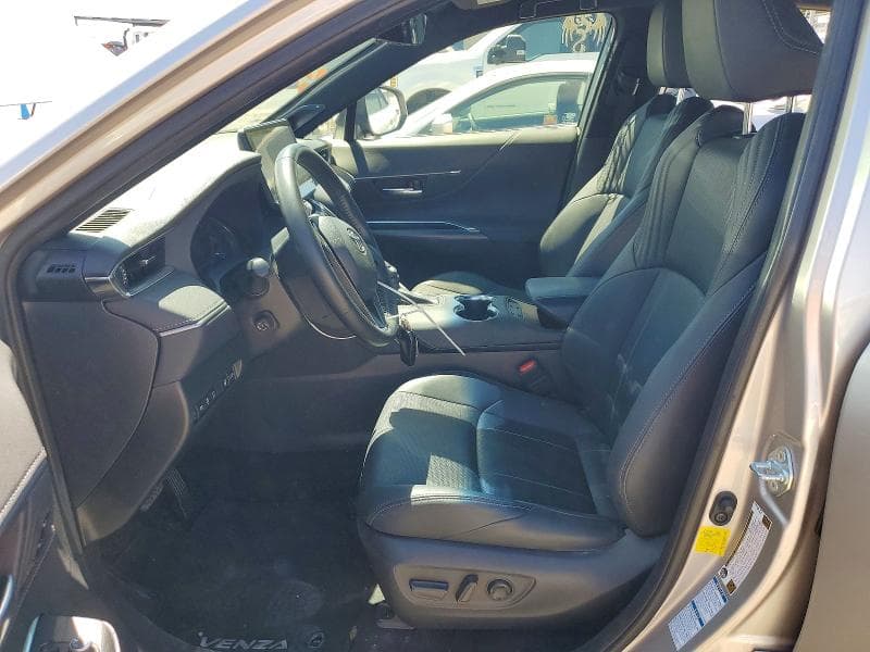 2021 TOYOTA VENZA LIMITED 7