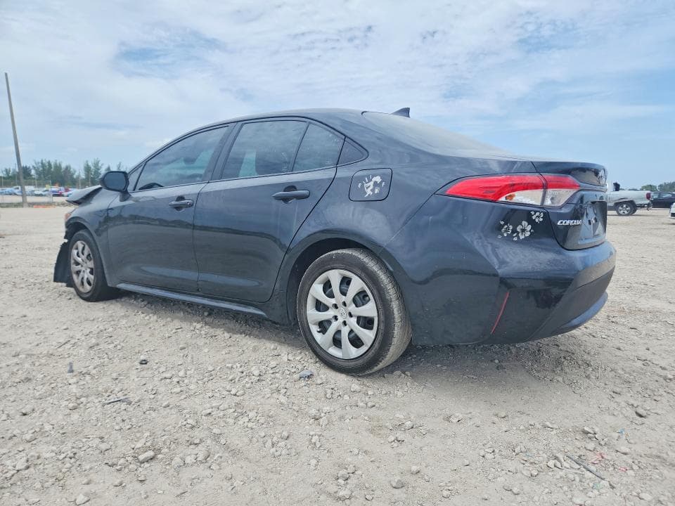 2022 TOYOTA COROLLA LE 2