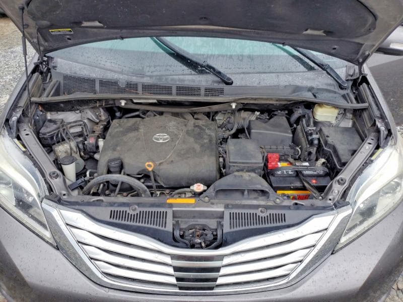 2017 TOYOTA SIENNA LIMITED PREMIUM 7-PASSENGER 12