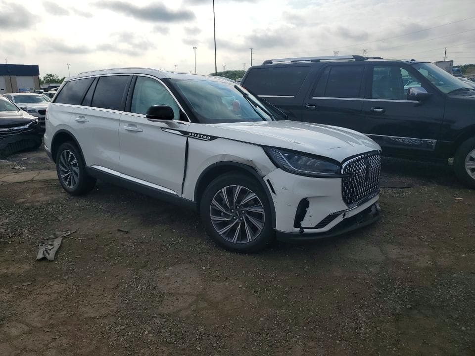2026 LINCOLN AVIATOR 4