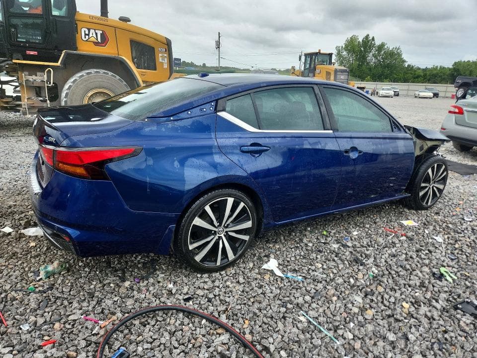 2021 NISSAN ALTIMA SR 3