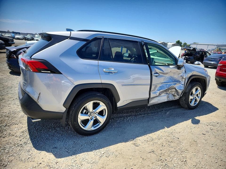 2020 TOYOTA RAV4 LIMITED 3