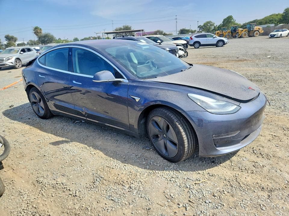 2018 TESLA MODEL 3 4