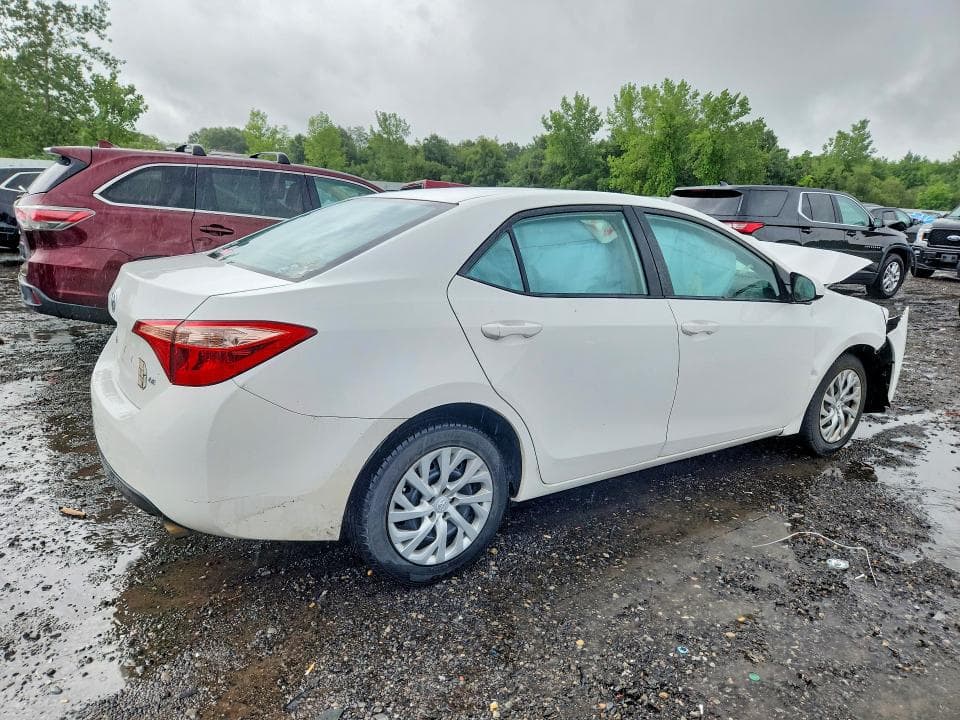 2017 TOYOTA COROLLA LE 3