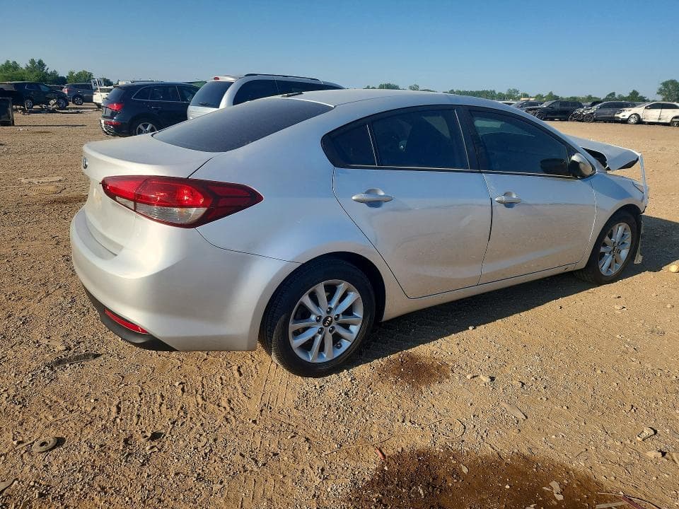 2017 KIA FORTE LX 3