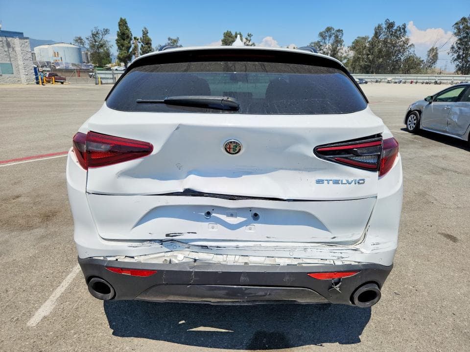 2022 ALFA ROMEO STELVIO 6