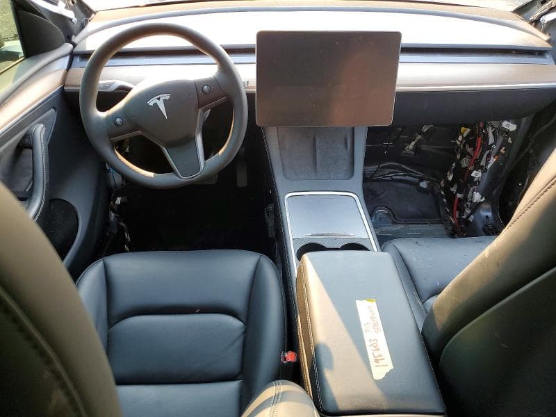 2024 TESLA MODEL Y 8