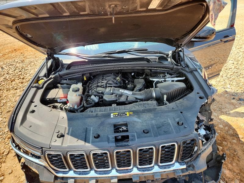 2023 JEEP GRAND CHEROKEE LAREDO 12