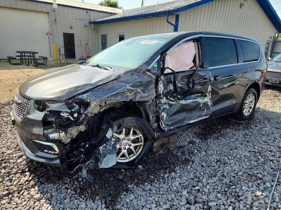 2023 CHRYSLER PACIFICA TOURING L - 1