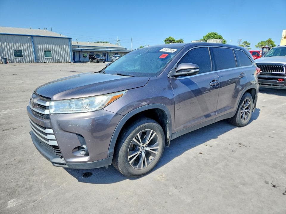 2019 TOYOTA HIGHLANDER LE - 1