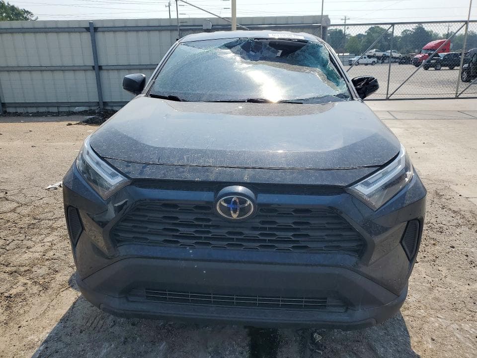 2024 TOYOTA RAV4 LE 5