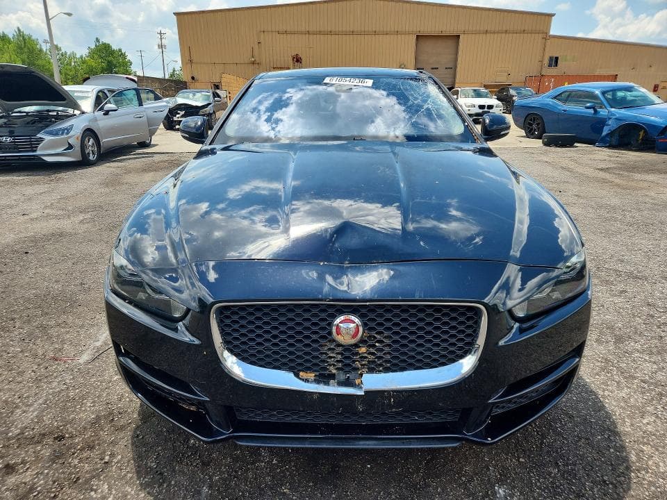 2017 JAGUAR XE PREMIUM 5