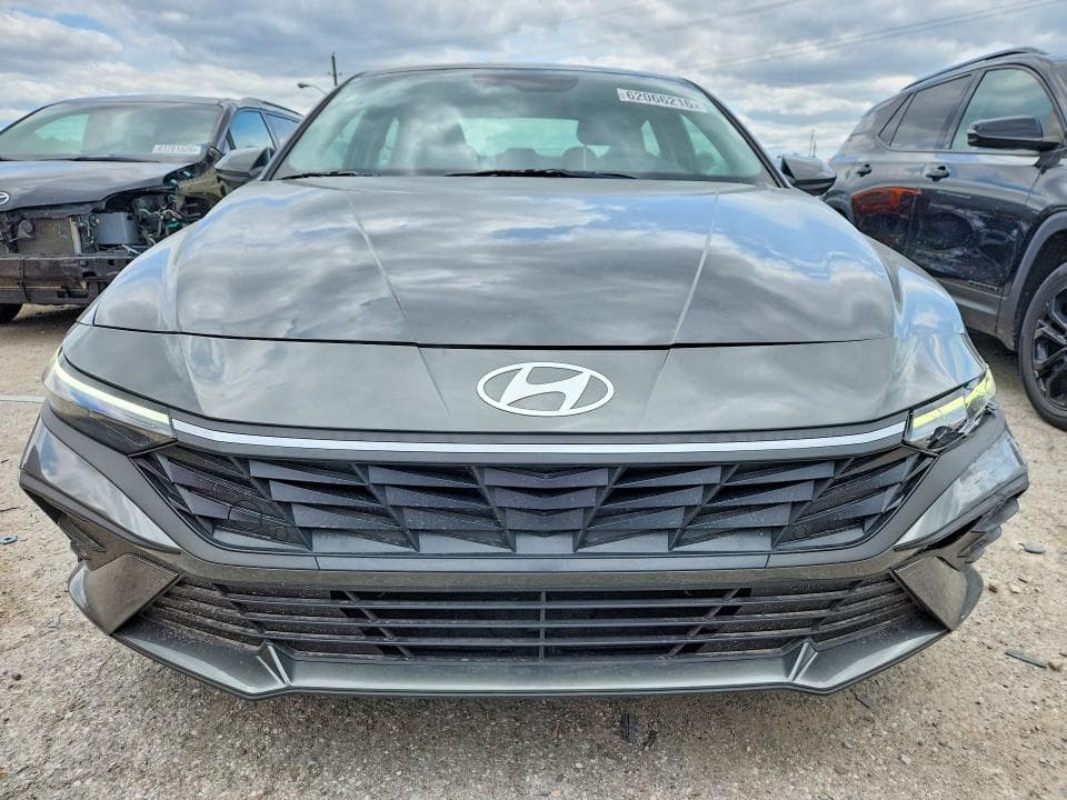 2026 HYUNDAI ELANTRA SE 5