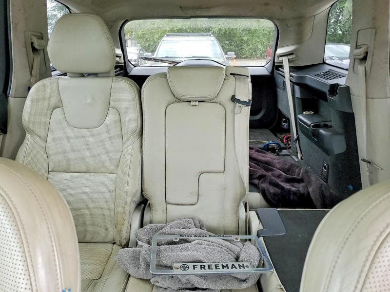2017 VOLVO XC90 T6 10