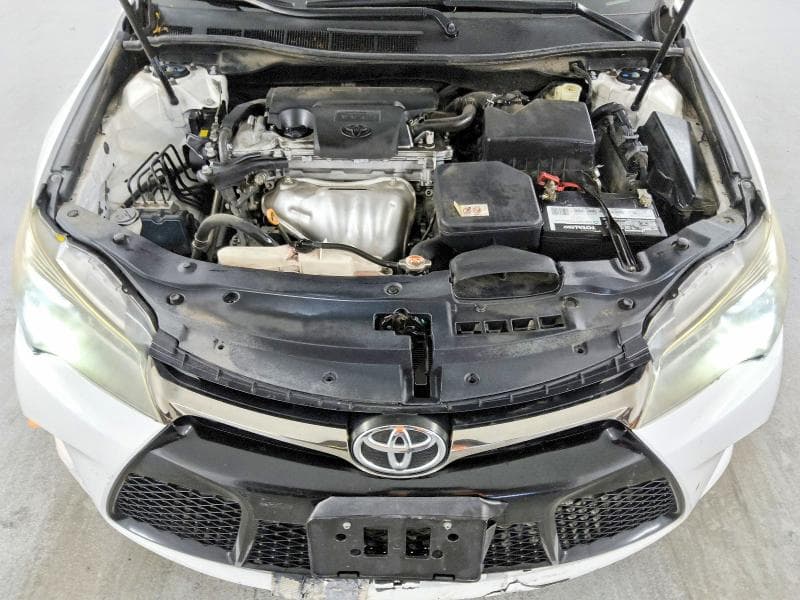 2017 TOYOTA CAMRY SE 11