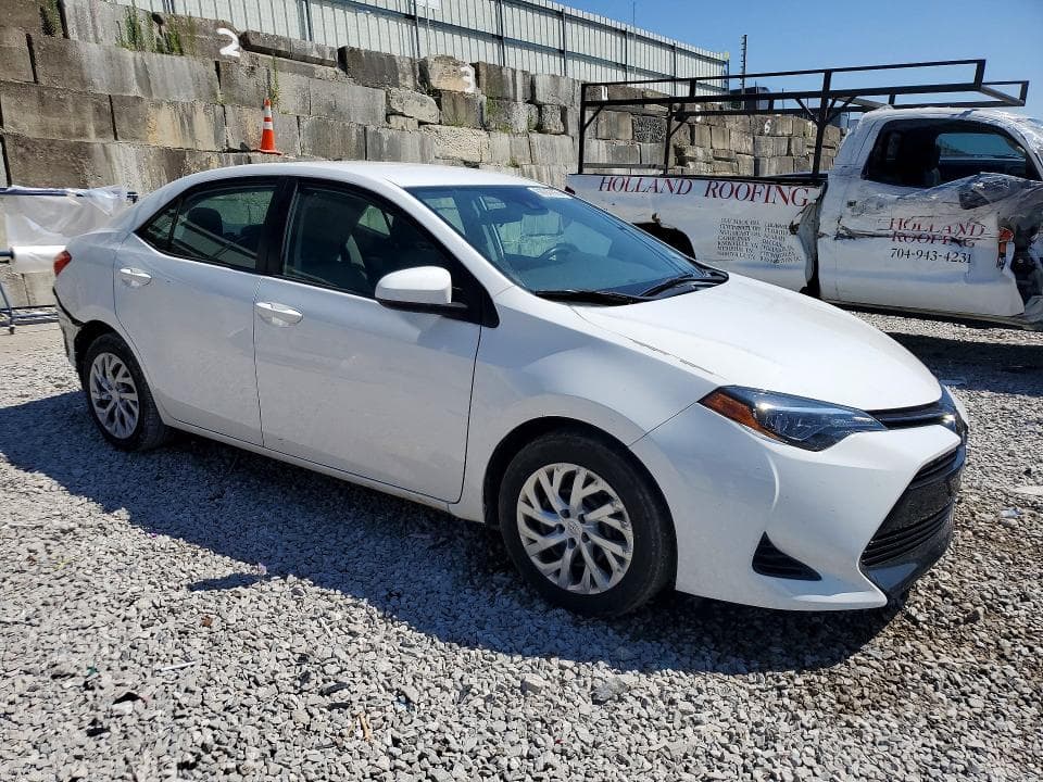 2017 TOYOTA COROLLA LE 4