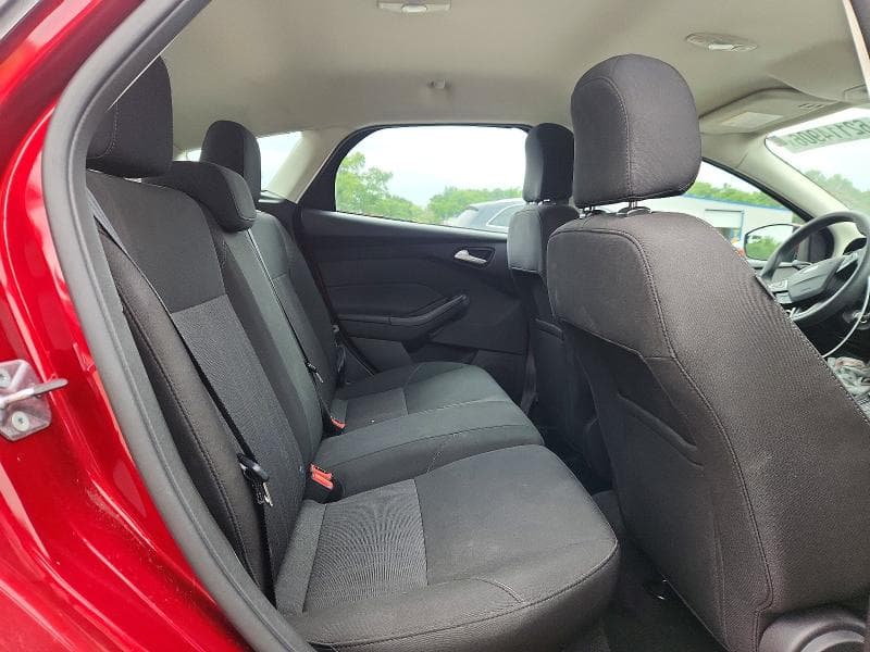 2017 FORD FOCUS SE 10