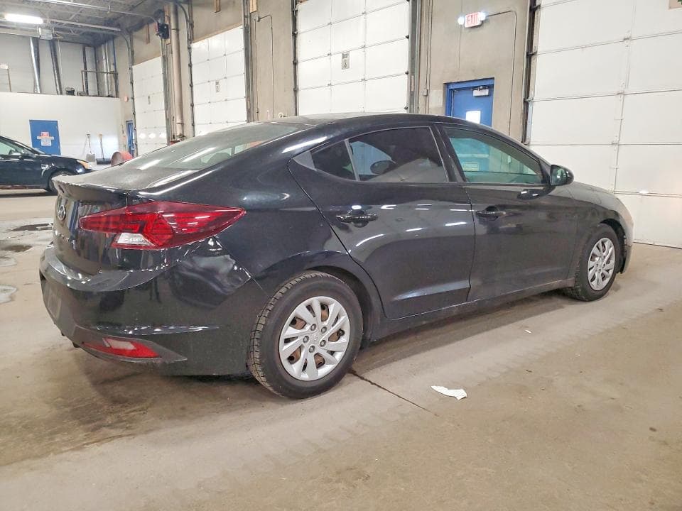 2019 HYUNDAI ELANTRA SE 3