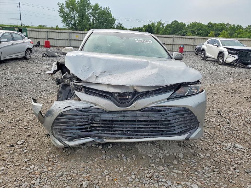 2018 TOYOTA CAMRY LE 5