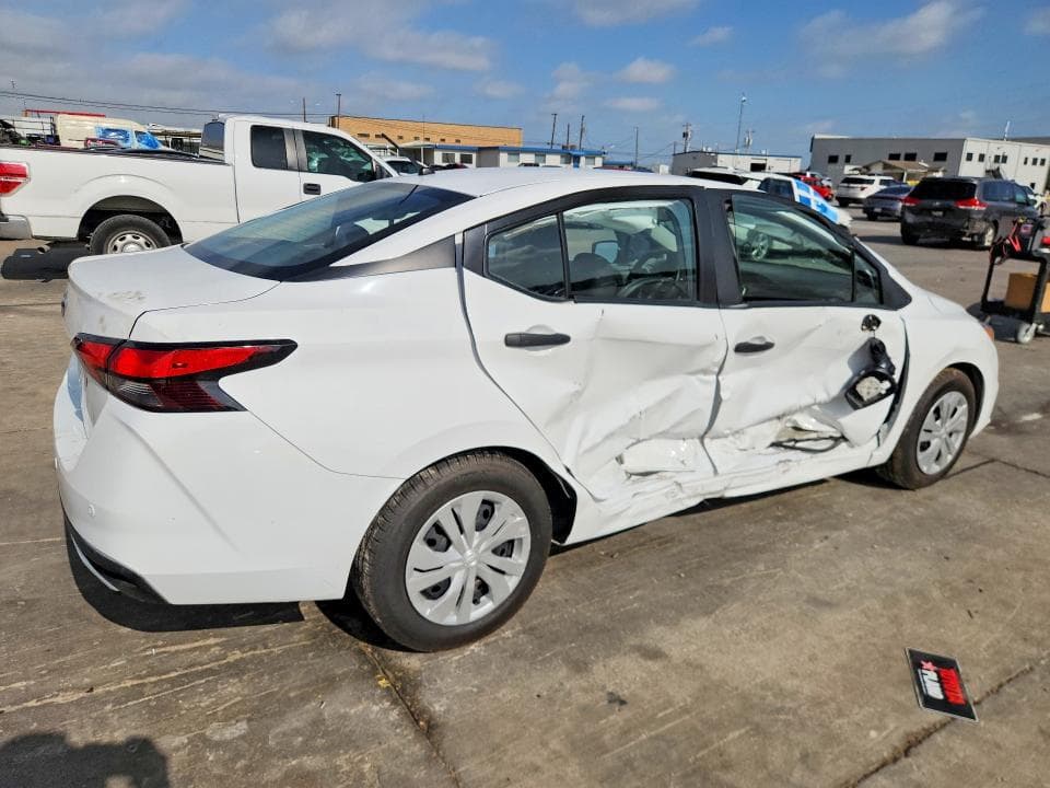 2022 NISSAN VERSA S S 3