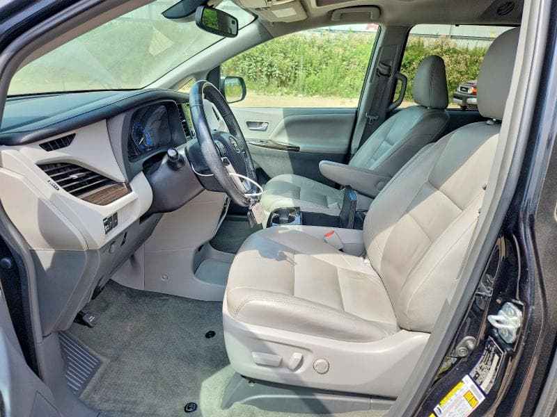 2018 TOYOTA SIENNA XLE PREMIUM 7-PASSENGER 7