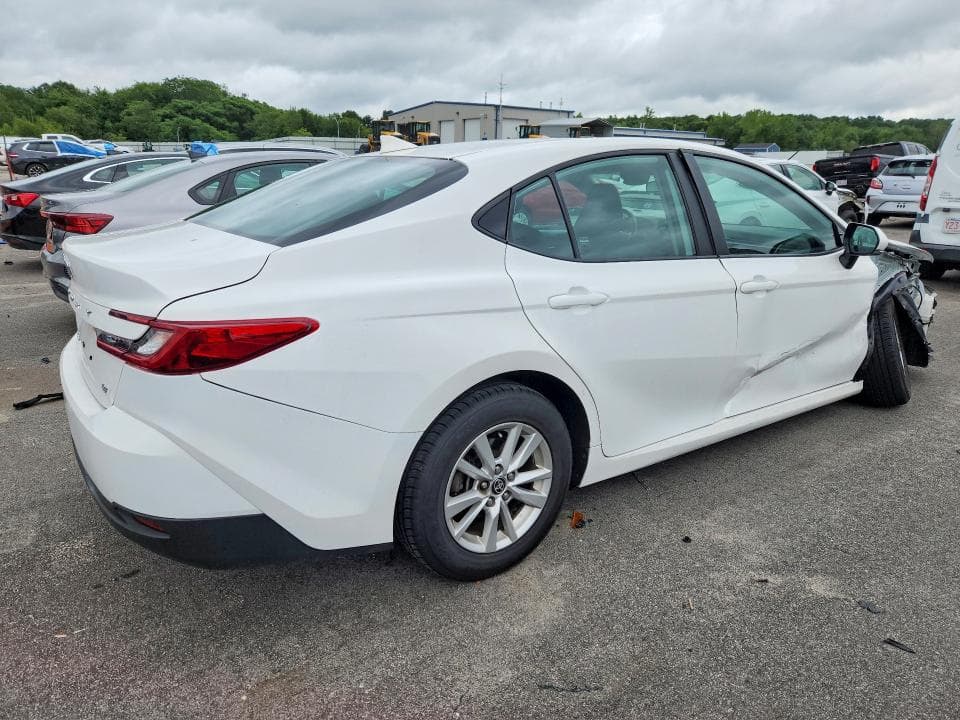 2025 TOYOTA CAMRY LE 3