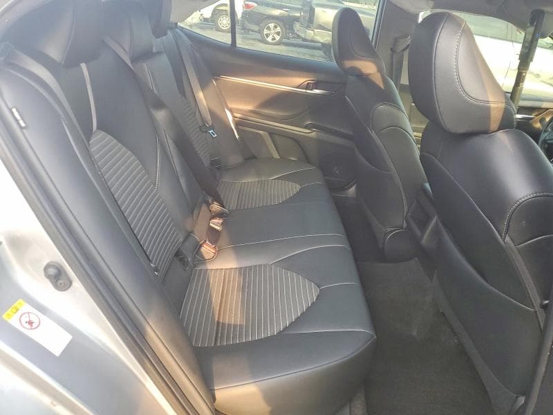2019 TOYOTA CAMRY SE 10